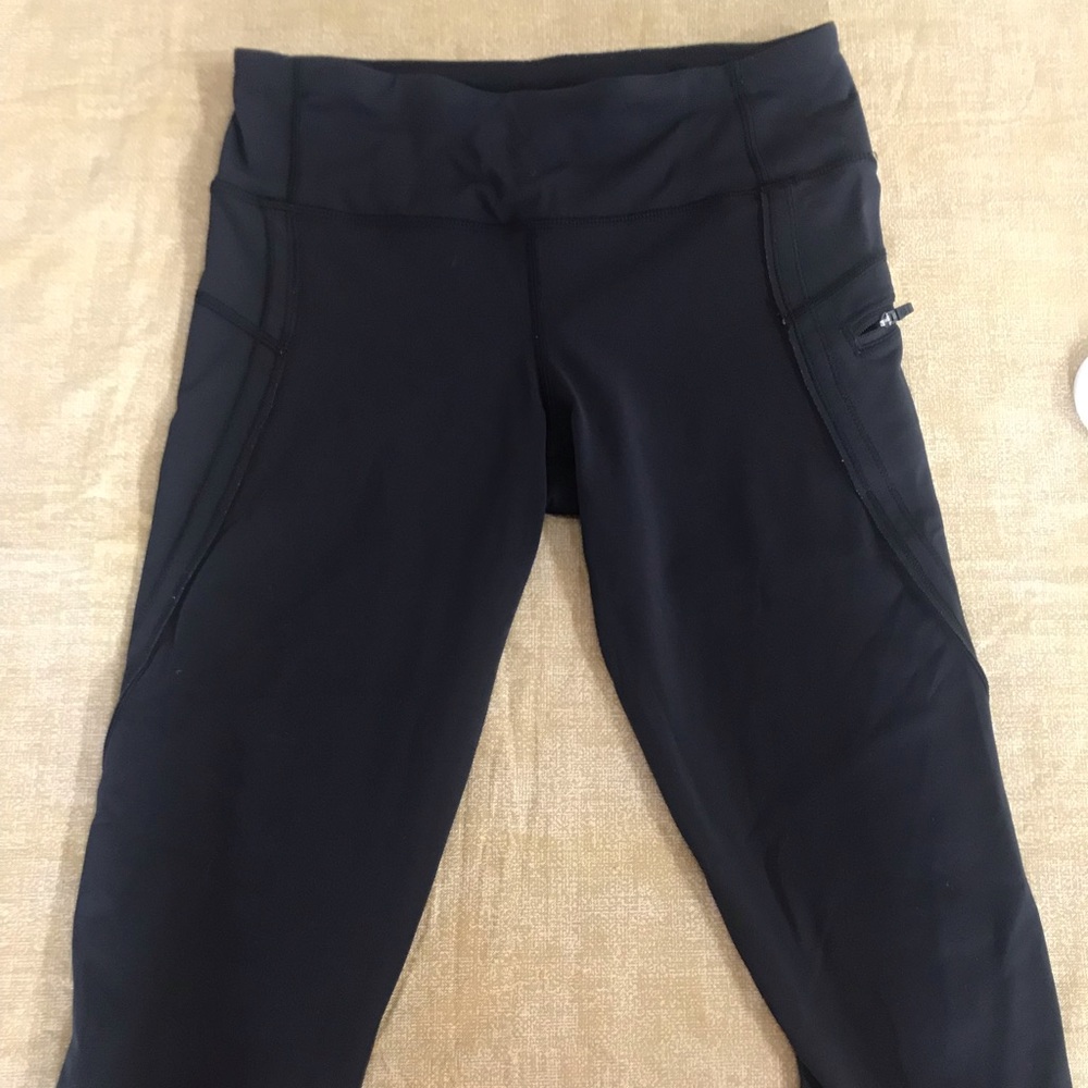 Lulu lemon black cropped leggings